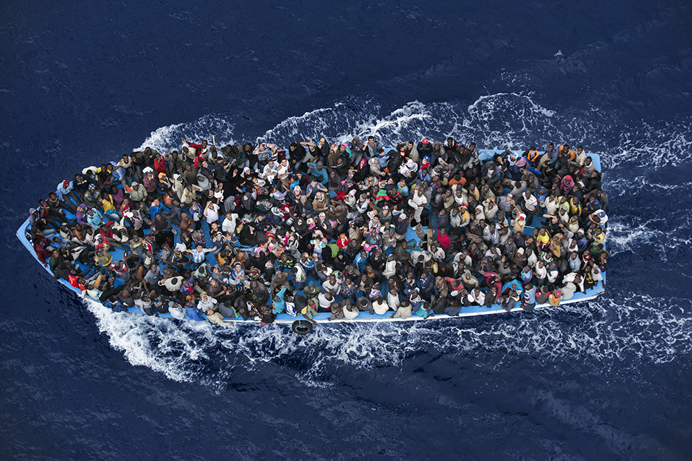 Photo by Massimo Sestini. General News, 2nd prize singles, Massimo Sestini (World Press Photo Awards 2014).