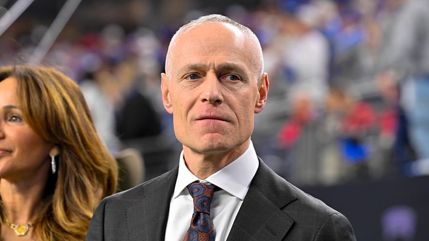 Big 12 commish: Notre Dame AD's behavior is 'egregious'