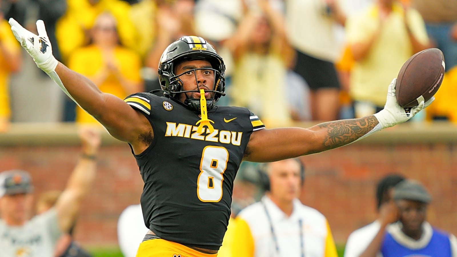 Georgia files $390,000 lawsuit against a former player