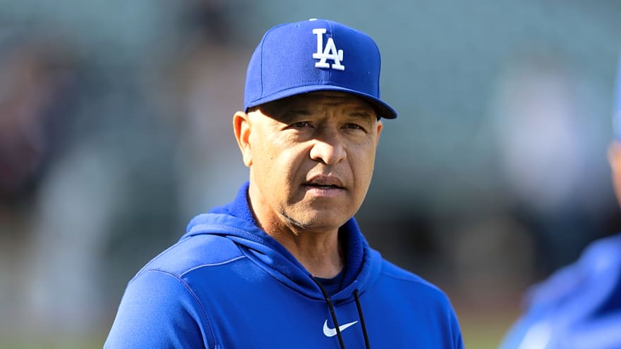 Dave Roberts' value to Dodgers magnified by high-profile firings