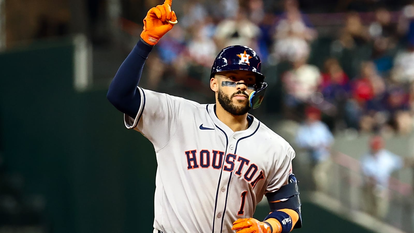 How Bad Bunny tried to get Astros' Carlos Correa to compete in World Baseball Classic