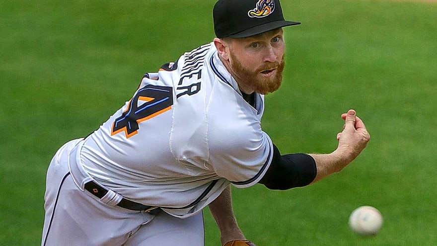 Yankees take a chance on former Guardians farmhand on minor league deal