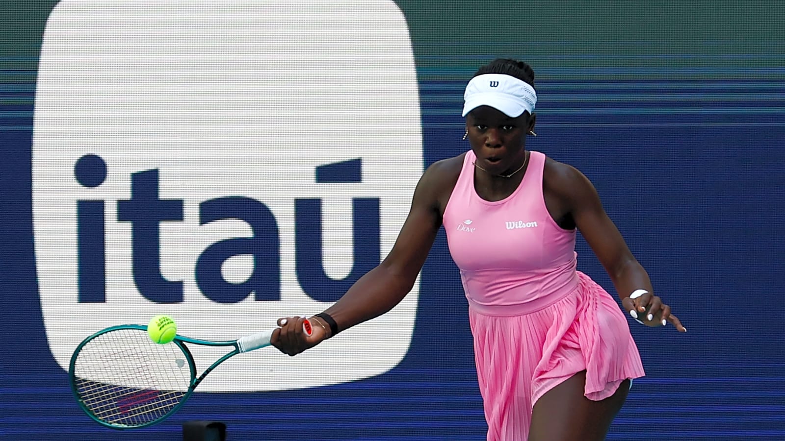 Victoria Mboko and Belinda Bencic latest names to confirm participation in WTA Queen's Club Championships