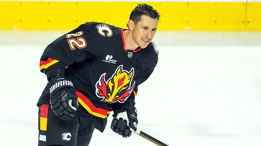 Flames forward Ryan Strome fined for overtime hit on Dallas’ Jason Robertson