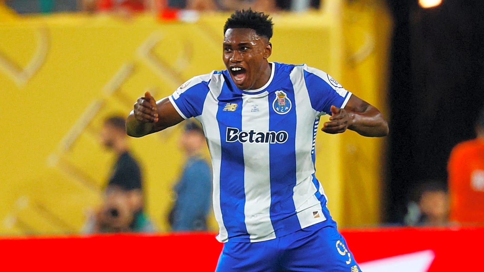 Tottenham target striker with termination clause of €100 million