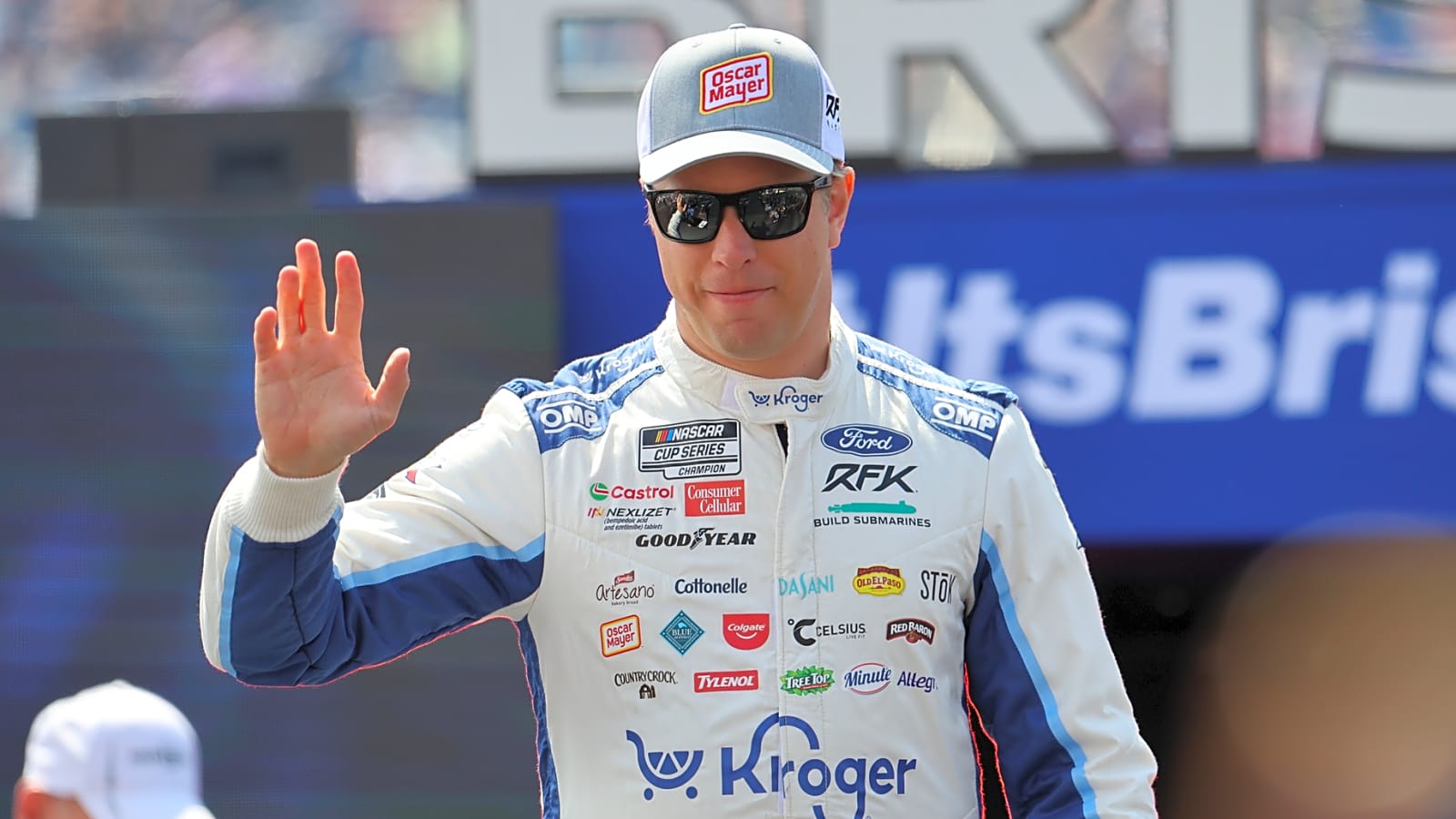 Brad Keselowski wins All-Star Heat Race 1 in dominating fashion