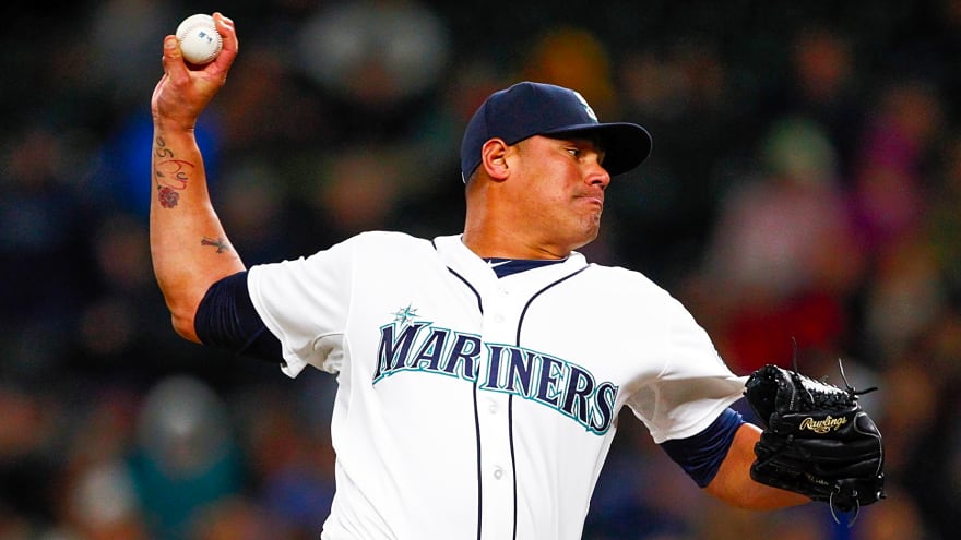 Former Mariners, Cubs pitcher Yoervis Medina dies at 37