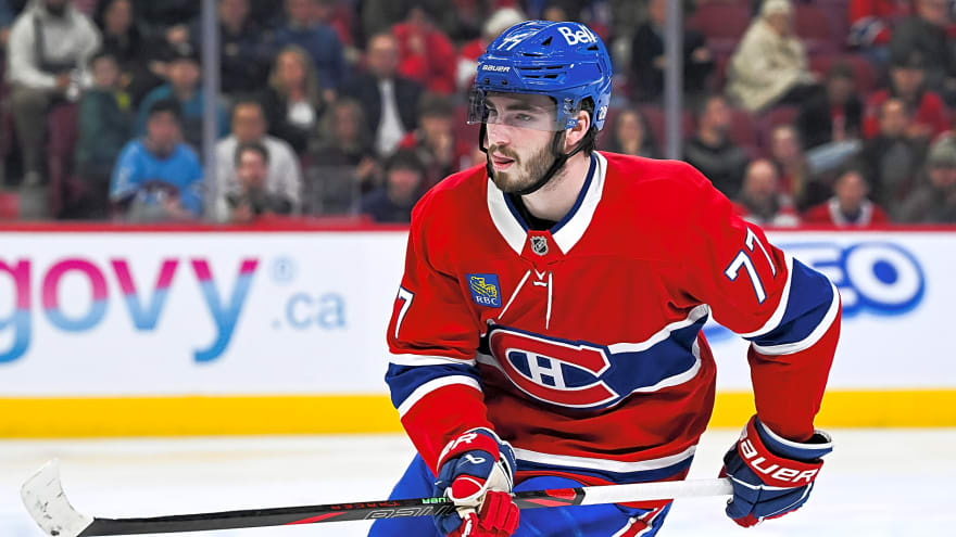 Kirby Dach is still walking around in a therapeutic boot