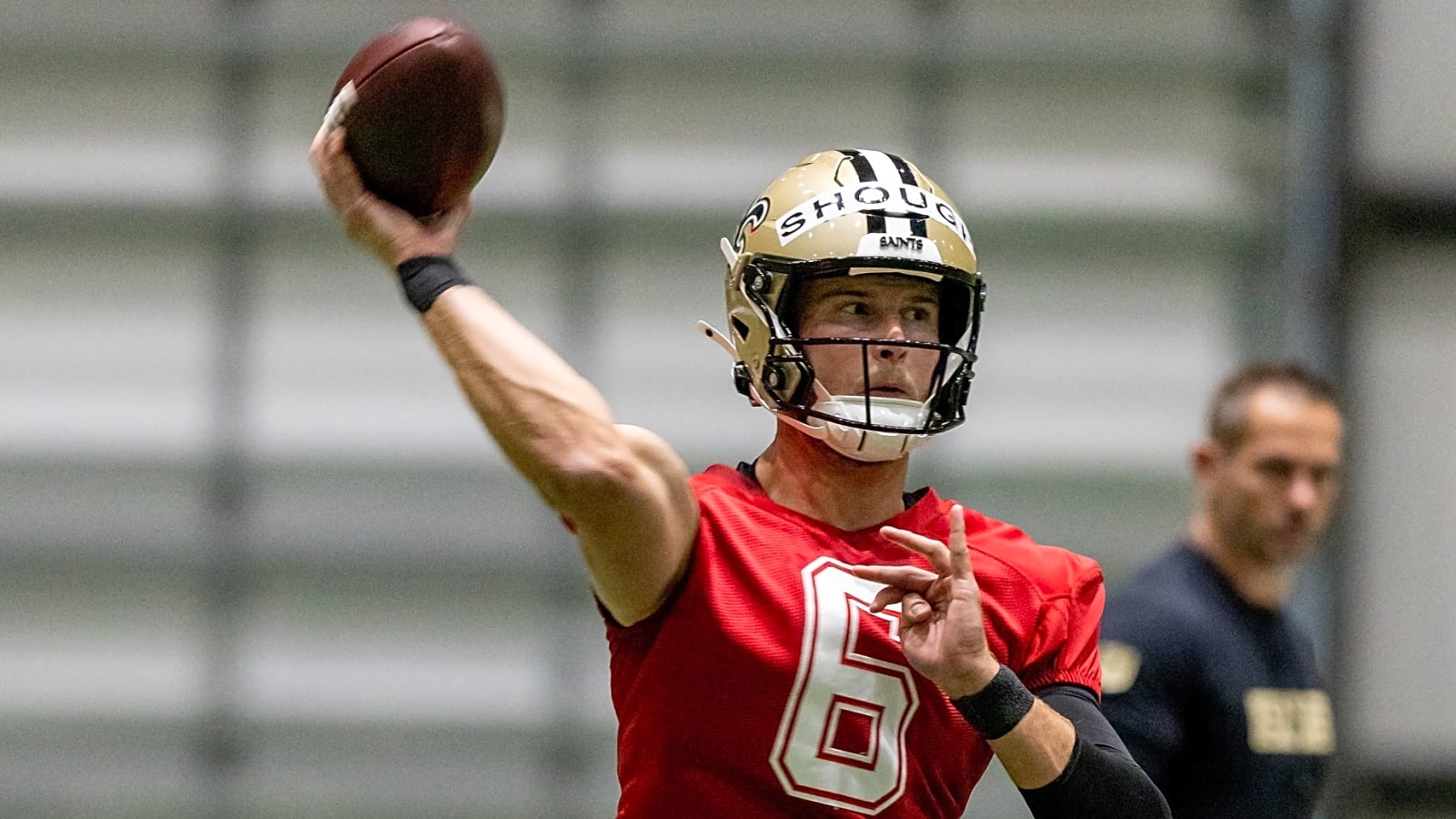 New Orleans Saints: Potential QB1 Sends Stern Message After Derek Carr’s Retirement