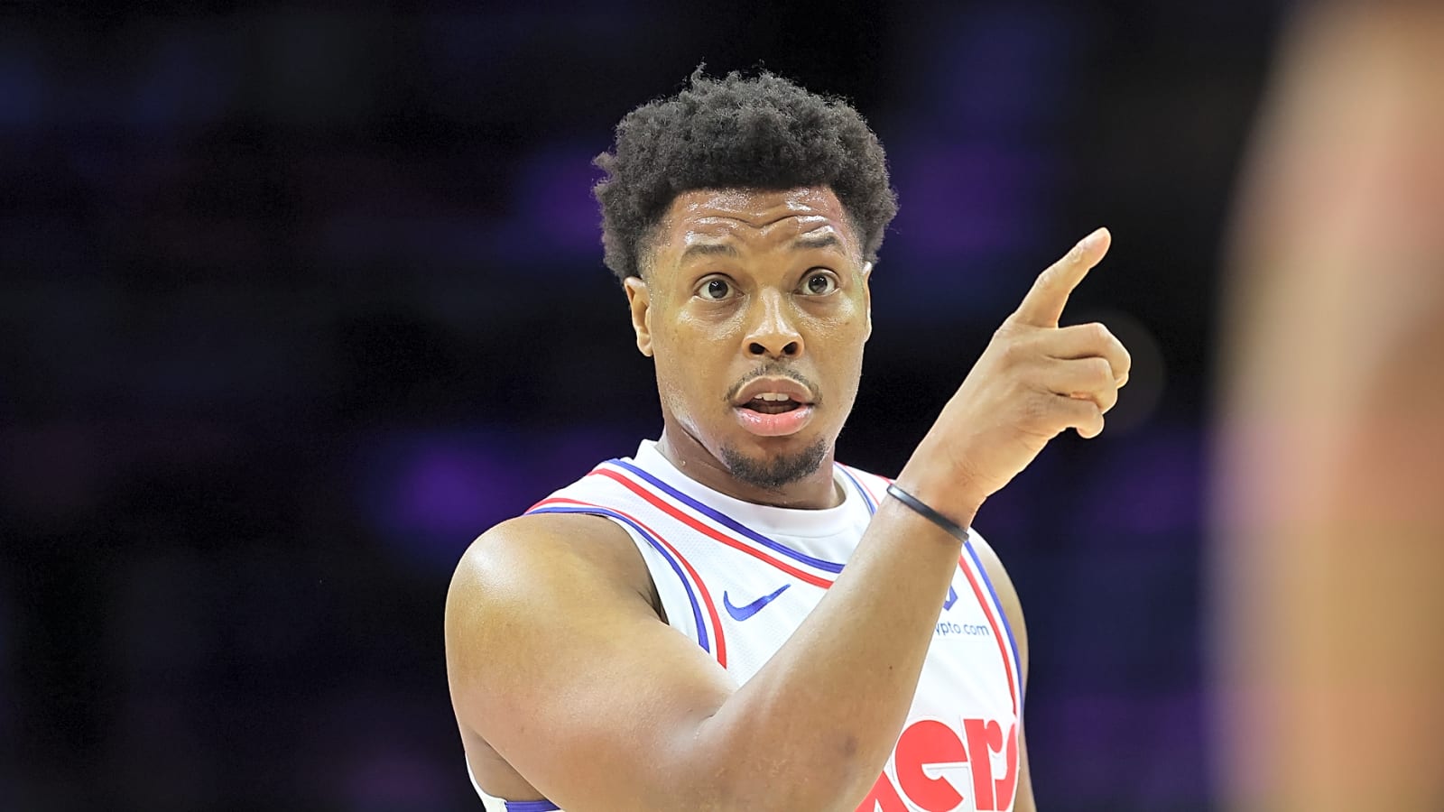 Key veteran remaining with 76ers on a one-year deal