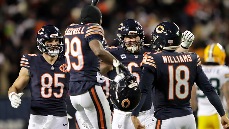 Bears stun Packers, take control of NFC North with miraculous comeback