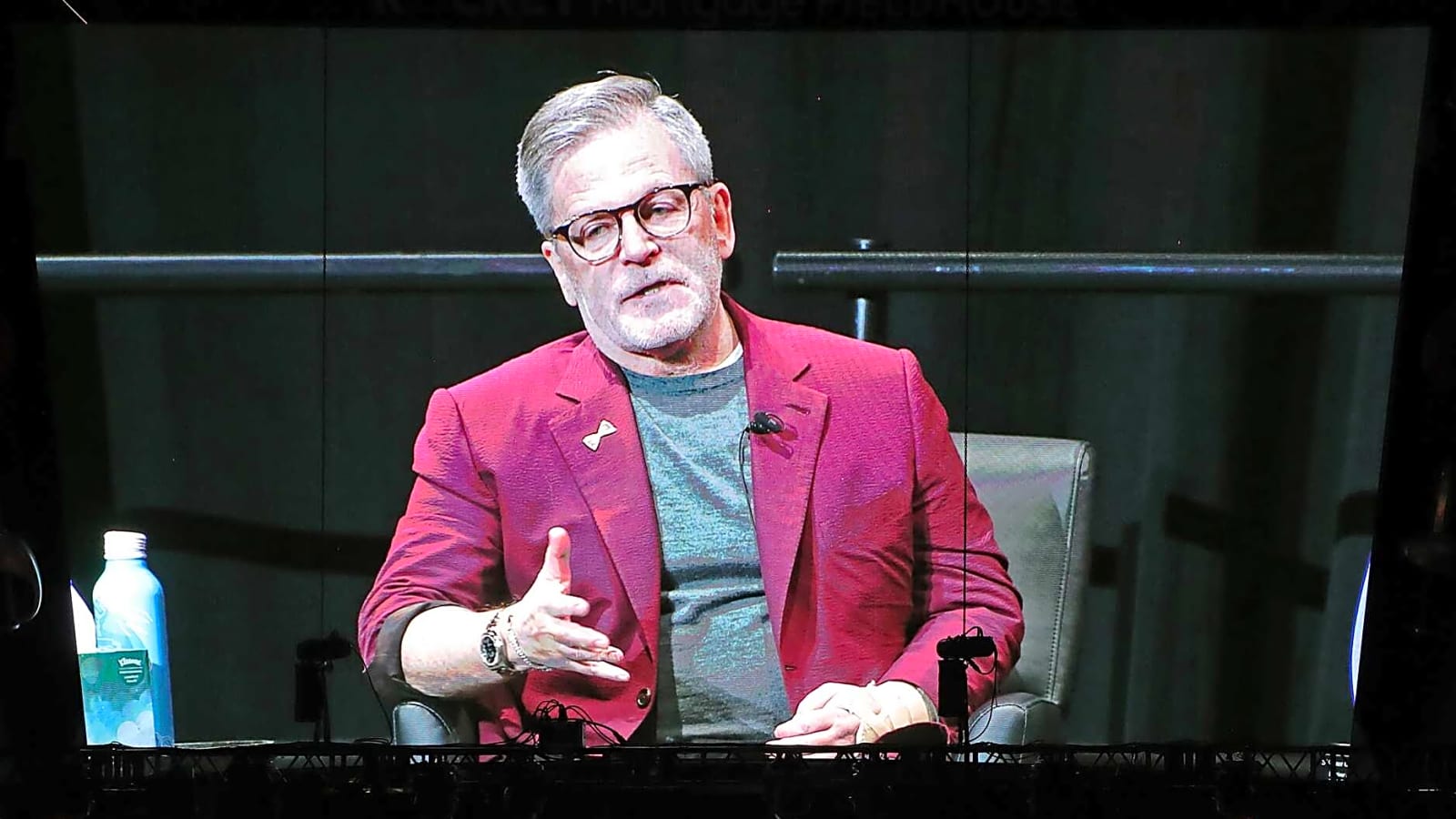 Report: Dan Gilbert could sell ownership stake in Cavaliers
