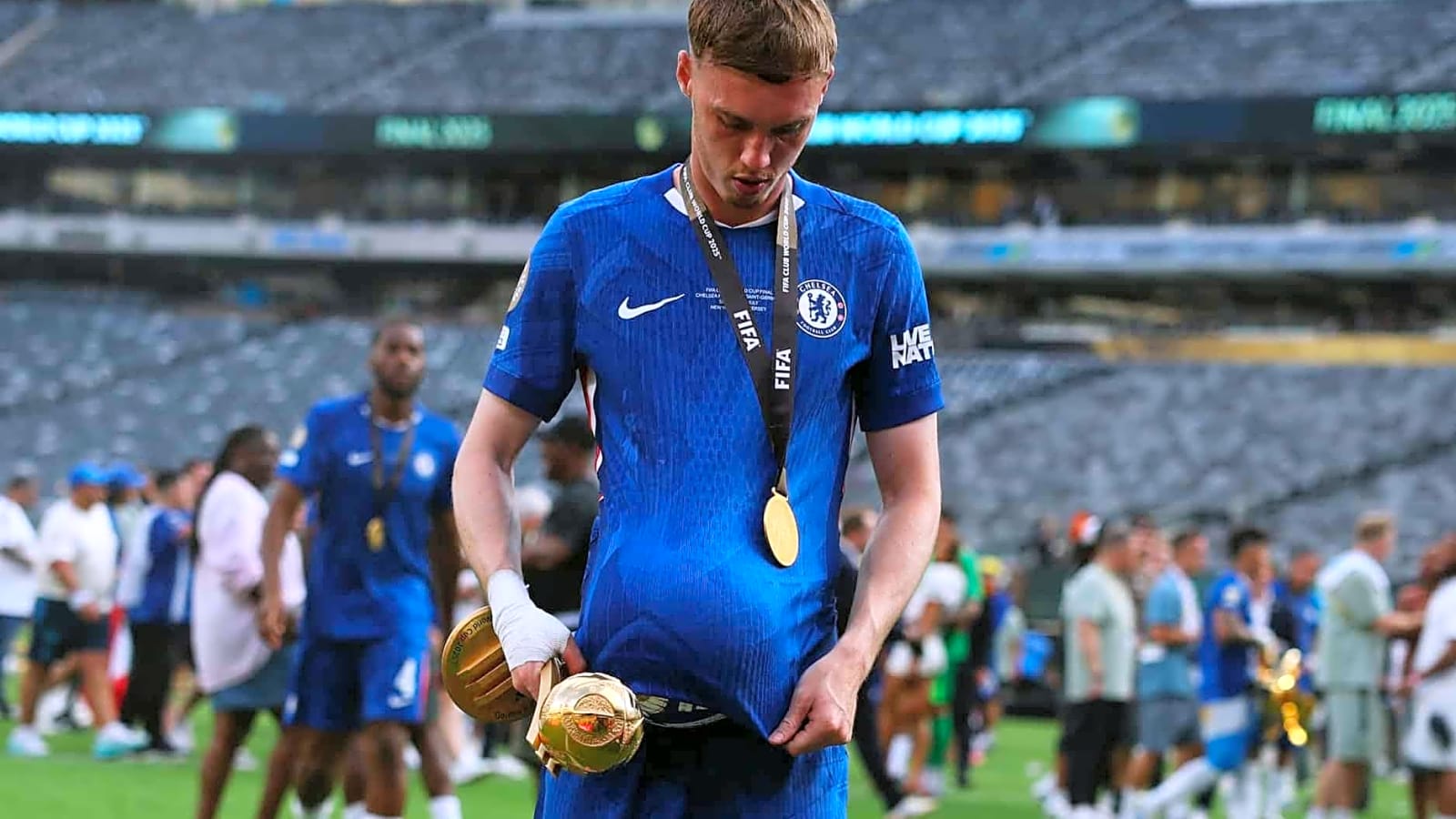 Cole Palmer’s Injury Nightmare: Chelsea Star Pulls Groin During West Ham Warm-up