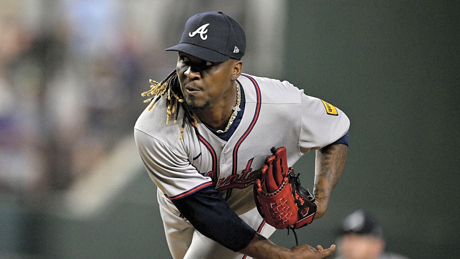 Tigers acquire veteran reliever in Braves trade