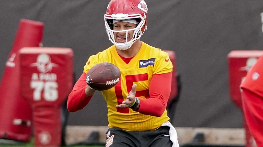 NFL rules could block Kansas City Chiefs star QB Patrick Mahomes from early offseason injury return, even if he’s ahead of schedule