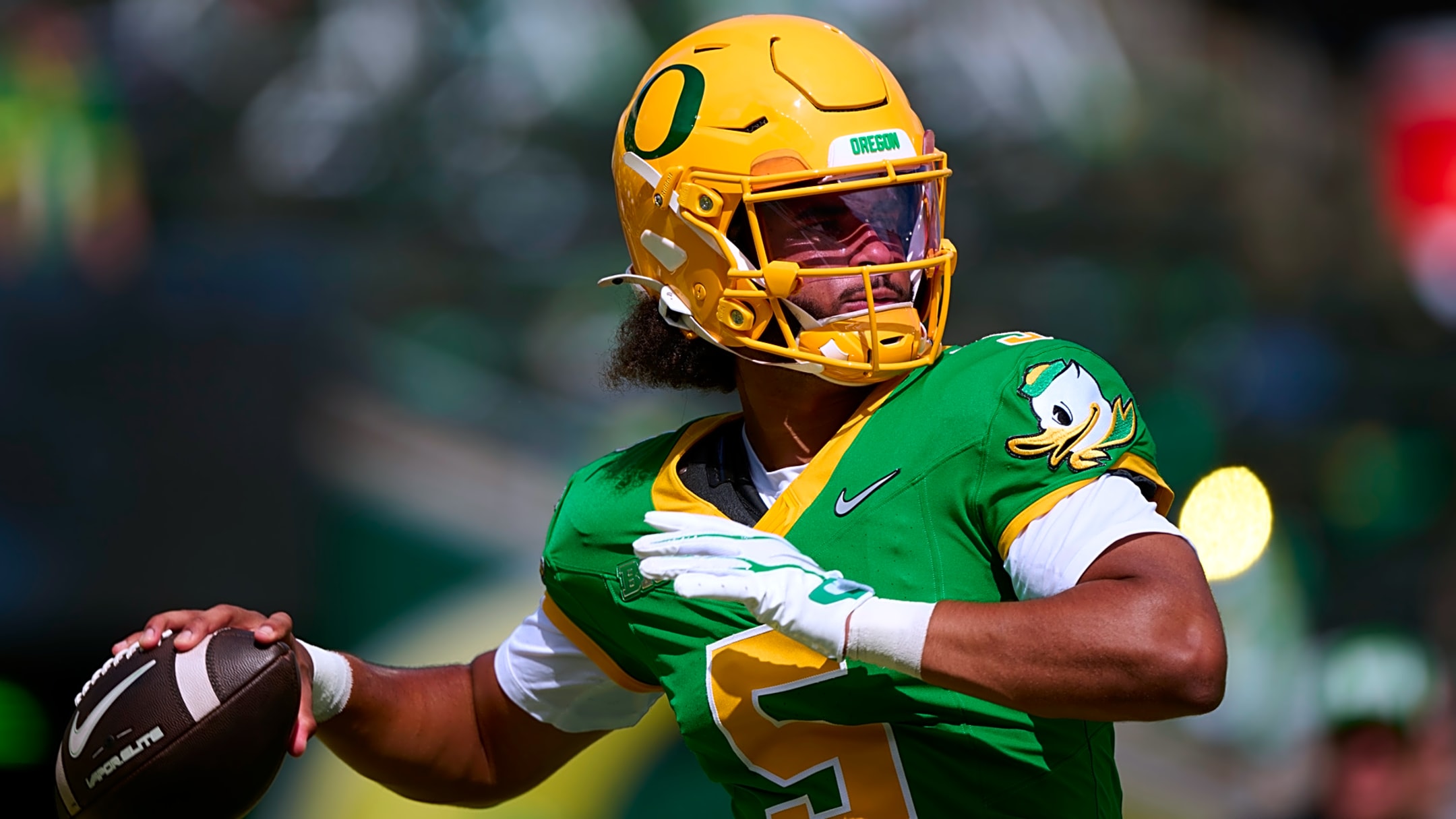 Oregon QB Dante Moore receives high honor from NFL scouts, executives