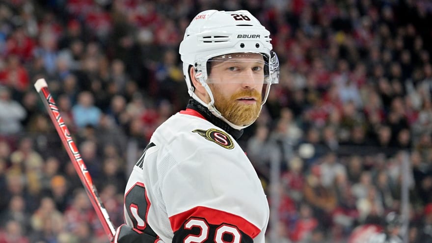 Senators sign forward Claude Giroux to contract extension