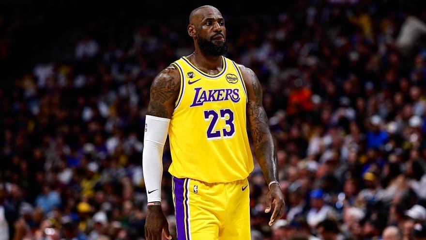 Lakers’ LeBron James shares wholesome reaction to breaking all-time field goals made record