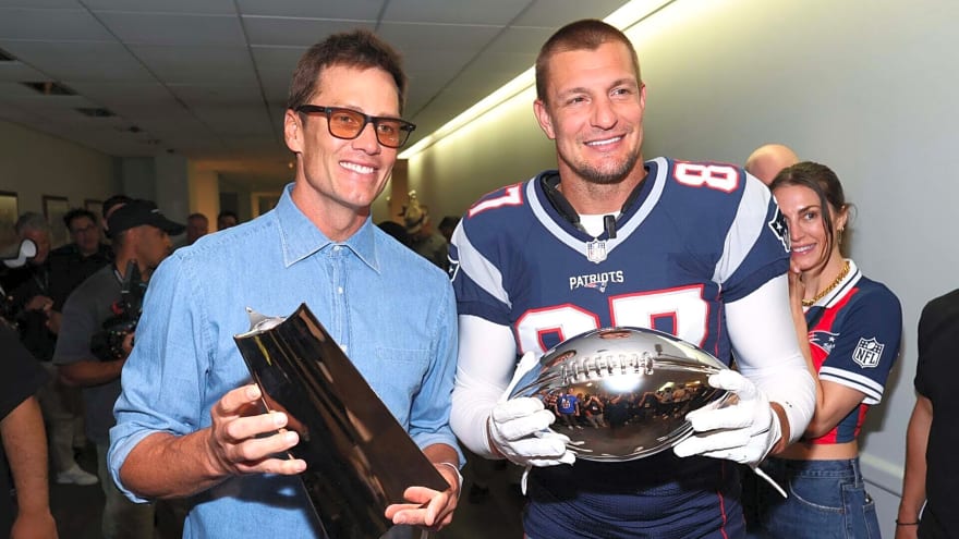 What Rob Gronkowski has noticed from Dak Prescott that Tom Brady used to do
