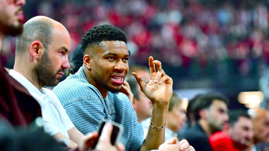 Giannis Antetokounmpo sends blunt message after fan compares him to Damian Lillard