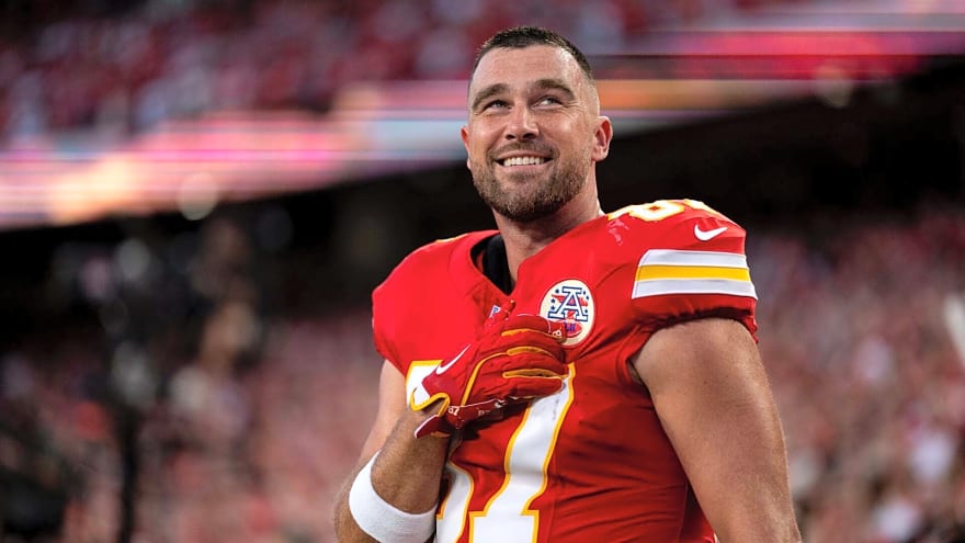 Travis Kelce shows no mercy after what he was spotted doing to Denver Broncos players