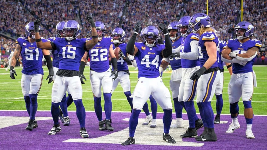 Jason Kelce splashes cold water on Vikings’ undefeated start with ‘legitimate contender’ reality check