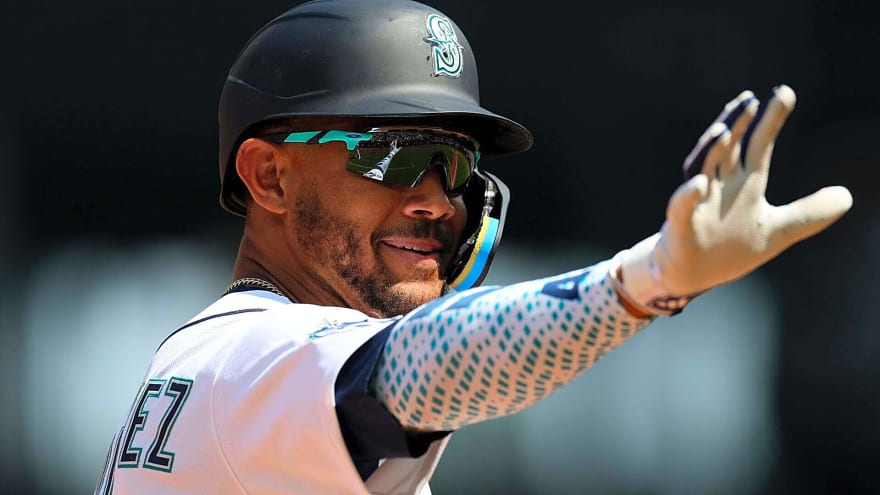 Seattle Mariners star Julio Rodriguez sends fan heartfelt gift after painful home run catch fail