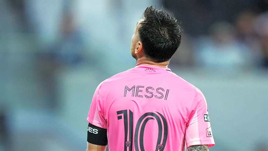 ‘We love you so much’ – Lionel Messi showered in praise after first game since father’s passing