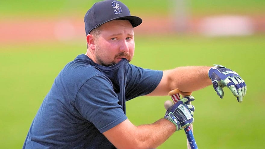 Cal Raleigh’s struggles with Seattle Mariners brutally compared against one-armed Pete Gray