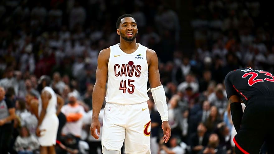 Donovan Mitchell shares Jay Wright story as reason why he didn’t choose Villanova
