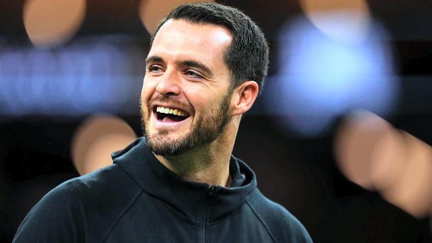 Derek Carr responds to suggestion of replacing Jaxson Dart at the Giants