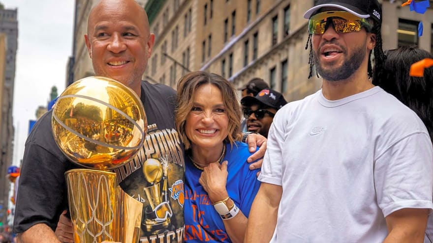 Knicks superfan Mariska Hargitay mocks Jalen Brunson as NBA Finals MVP makes Emmys cameo