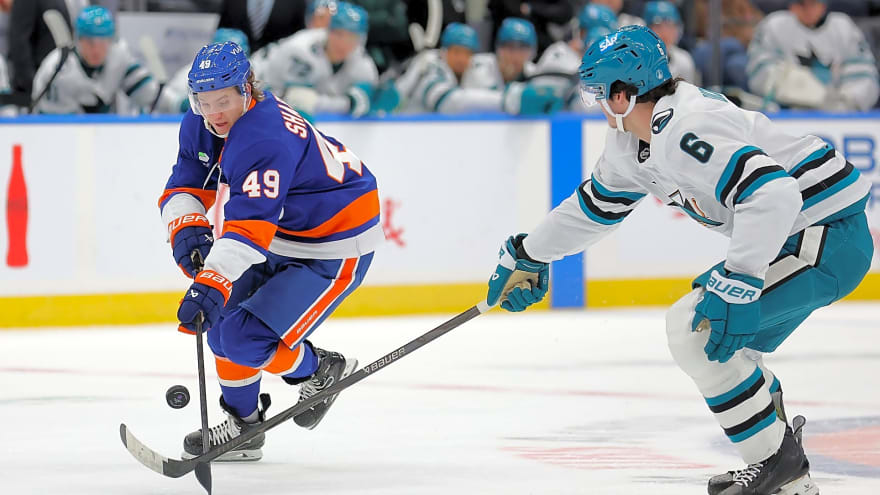 Islanders’ Maxim Shabanov out vs. Red Wings, day-to-day with upper-body injury