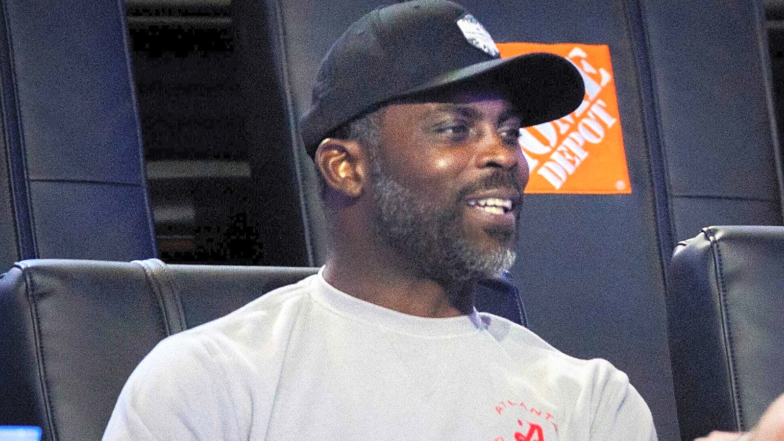Michael Vick flexes on social media with official coaching bio photo