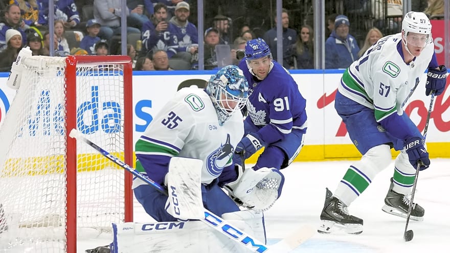  Canucks do cardio in 5-0 loss to the Maple Leafs