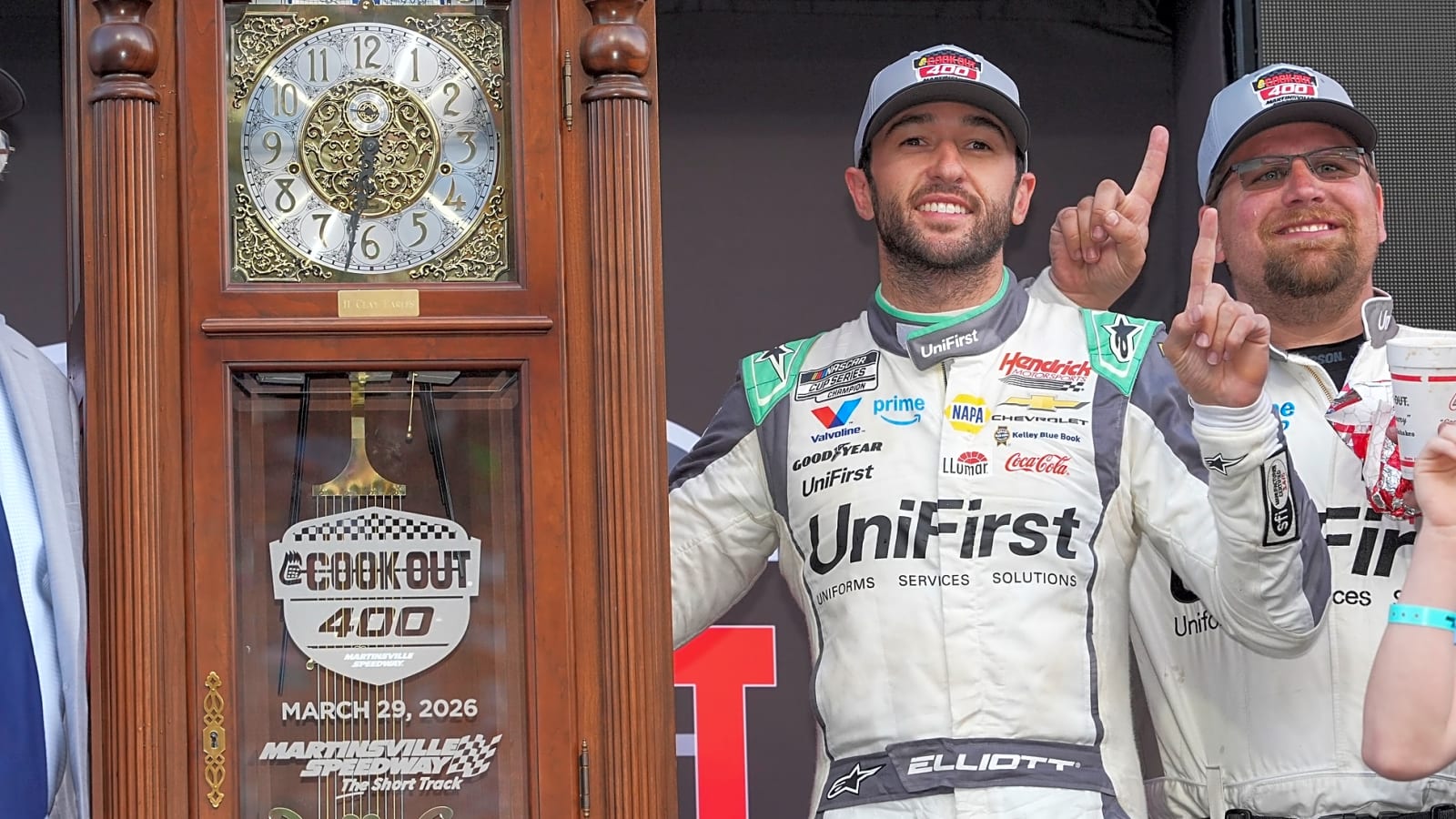 Chase Elliott wins Cook Out 400 at Martinsville