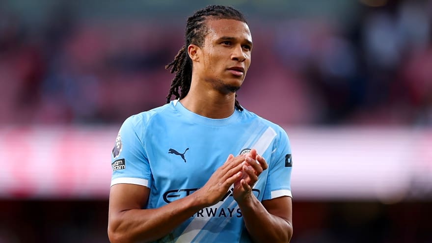 Barcelona offered stunning chance to complete the signing of Man City star