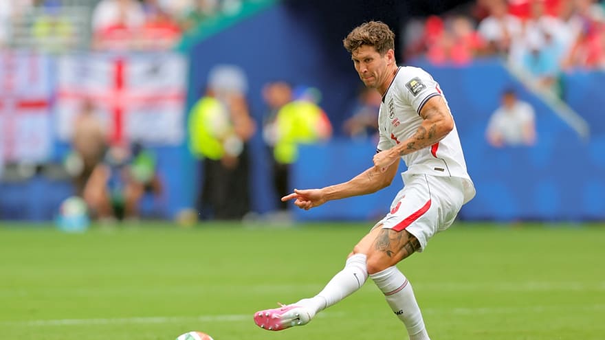 Contact made: Chelsea waiting for response after getting back in touch with free agent