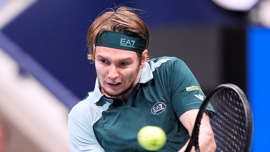 Watch: Alexander Bublik Reignites Feud with Alexei Popyrin by Ignoring Him and Refusing Handshake in Paris