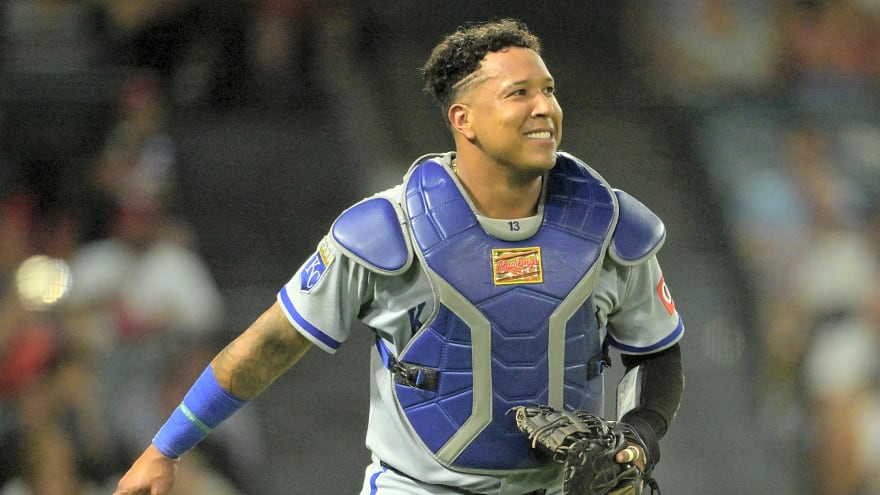 Salvador Perez Signs Perfect Extension with Royals