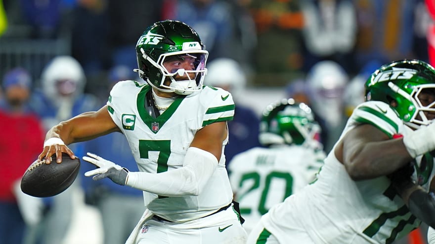 Quarterback Justin Fields Will Be Released By New York Jets This Offseason