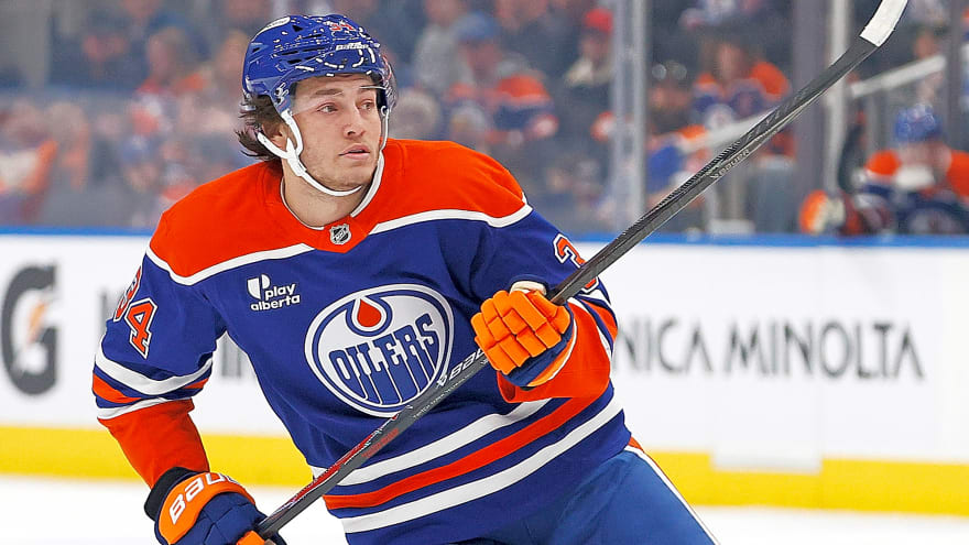 Edmonton Oilers issue qualifying offers to four players