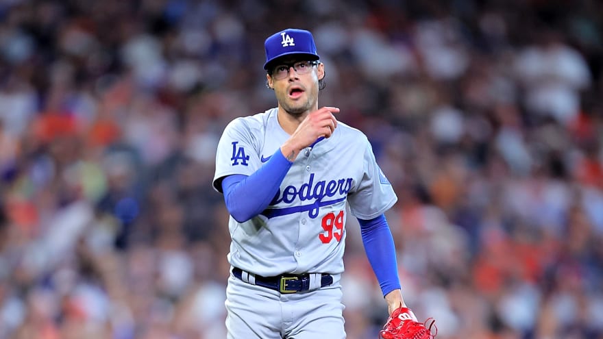 Joe Kelly Receives 2024 Dodgers World Series Ring