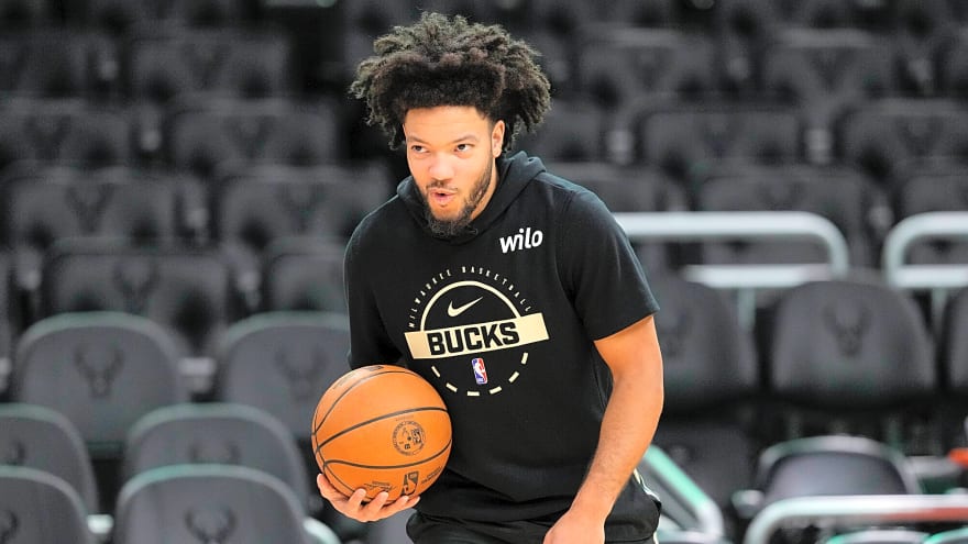 Bucks Waive Mark Sears