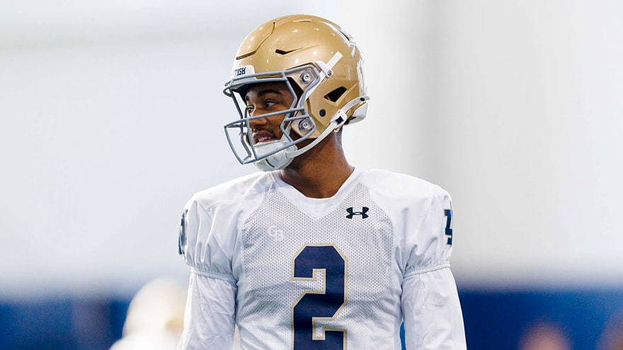 Leonard Moore Named A Walter Camp Preseason All-America
