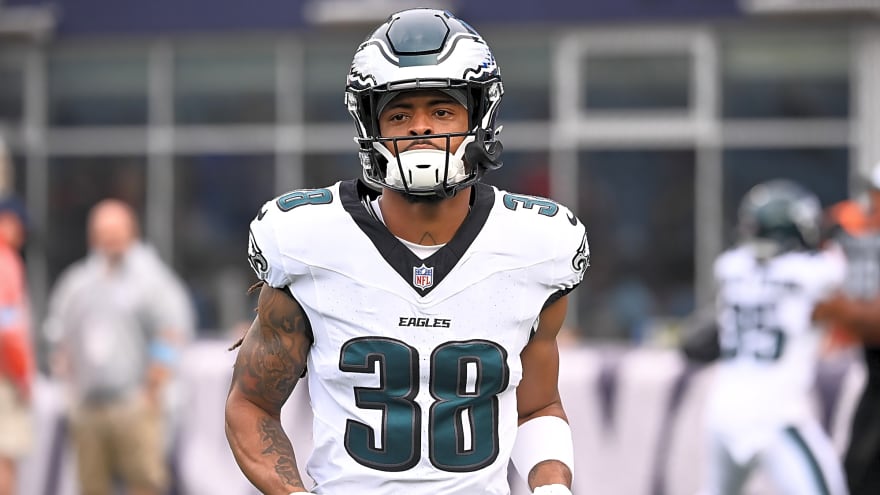 Fighting Until The End: Eagles&#39; Vet Embraces Every Opportunity