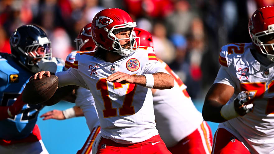 Kansas City Chiefs' quarterback room takes another hit with Gardner Minshew injured in Week 16 vs. Tennessee Titans