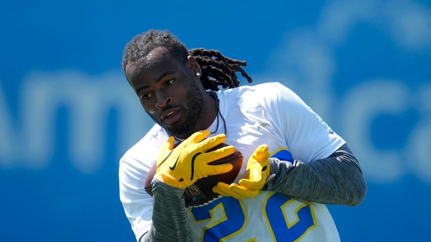 Steelers Insider Details Strange Moment When Najee Harris Allegedly Hit Him With His Shoulder