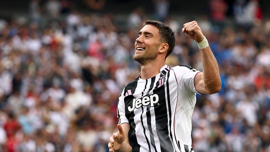 Chelsea and Tottenham queue up for bargain transfer coup, star keen on PL move