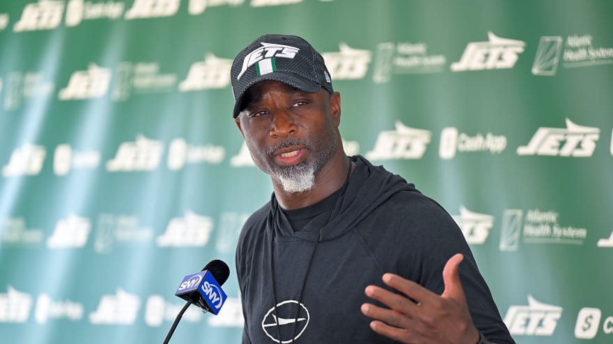 Jets coach Aaron Glenn addresses Breece Hall trade rumors
